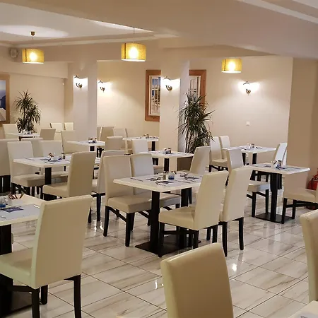 Yannis Corfu Hotell 3*