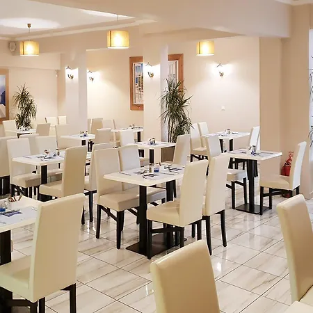 Yannis Corfu Hotell 3*
